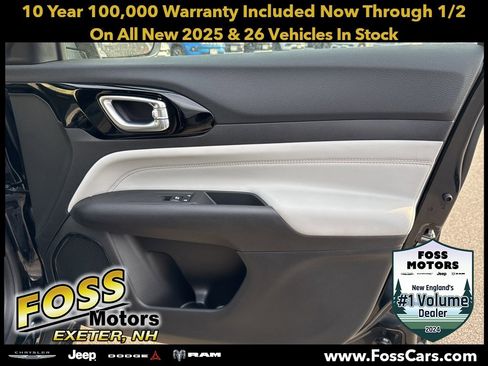 New 2025 Jeep Compass Limited image 10