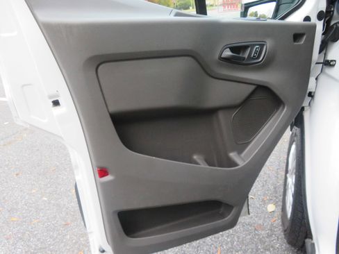 Used 2023 Ford Transit 350 XLT image 12