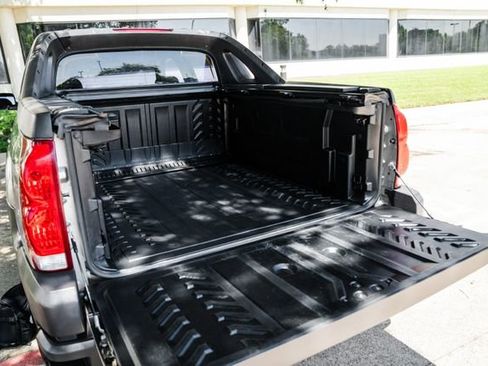 Used 2004 Chevrolet Avalanche 2WD image 79