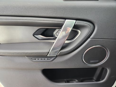 New 2025 Land Rover Discovery Sport Dynamic SE image 22