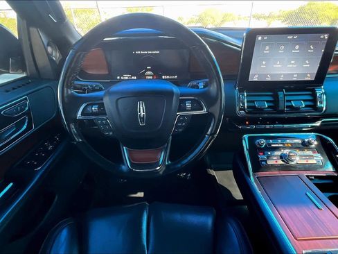 Used 2018 Lincoln Navigator L Select w/ Technology Package image 6