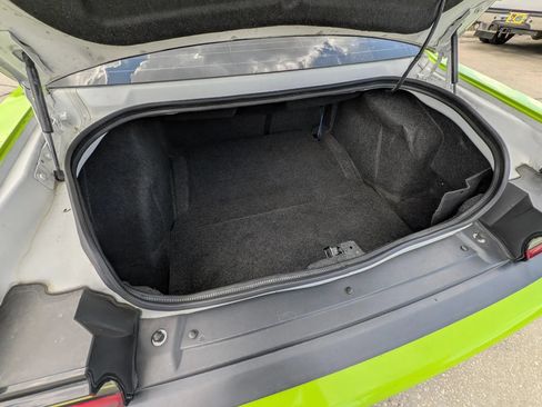 Used 2019 Dodge Challenger R/T w/ Driver Convenience Group RWD image 11