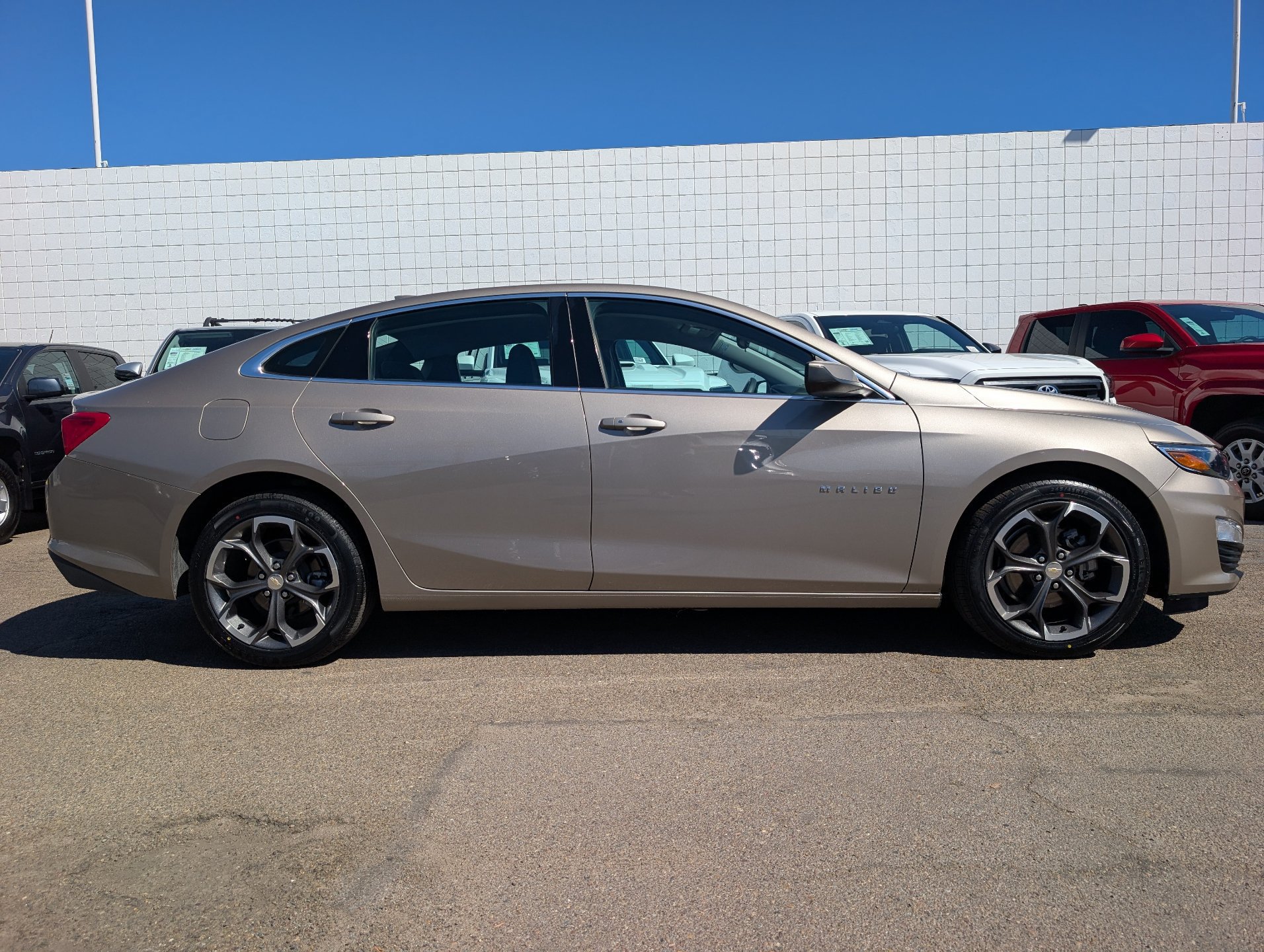Used 2024 Chevrolet Malibu LT FWD image 7