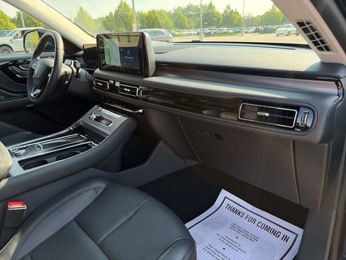 Used 2025 Lincoln Aviator AWD w/ Jet Appearance Package image 10