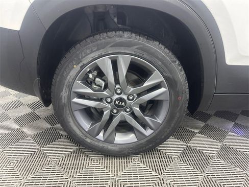 Used 2021 Kia Seltos LX image 18