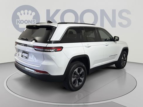 Used 2022 Jeep Grand Cherokee Limited 4xe w/ Luxury Tech Group II AWD/4WD image 7