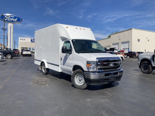 New 2027 Ford E-350 and Econoline 350 Super Duty w/ Power Equipment Group RWD image 1