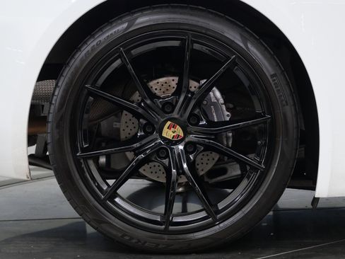 Used 2021 Porsche 718 Cayman RWD image 40