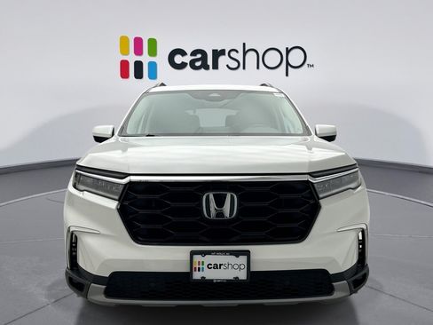 Used 2023 Honda Pilot Touring image 8