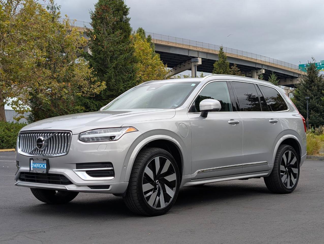 Used 2023 Volvo XC90 T8 Plus w/ Protection Package Premier AWD/4WD image 3