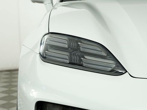 New 2026 Porsche Macan 4 Electric AWD/4WD image 11