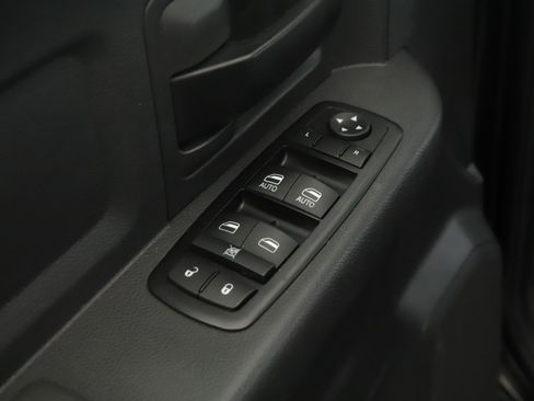 Used 2012 RAM 2500 ST w/ Chrome Appearance Group AWD/4WD image 8
