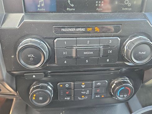 Used 2016 Ford F150 XLT w/ Equipment Group 302A Luxury AWD/4WD image 10