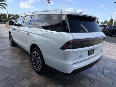 New 2026 Lincoln Navigator L Black Label AWD/4WD image 4