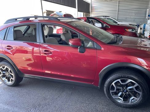Used 2017 Subaru Crosstrek 2.0i Limited AWD/4WD image 3