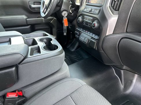 Used 2021 Chevrolet Silverado 2500 Custom w/ Custom Value Package AWD/4WD image 14