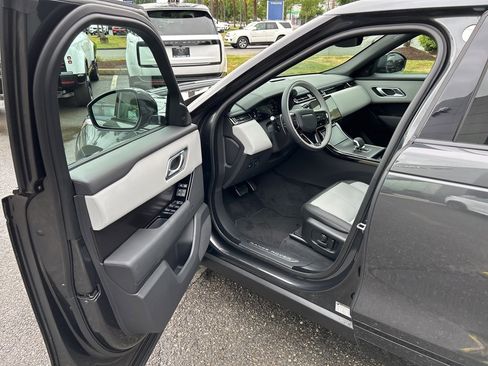 New 2026 Land Rover Range Rover Velar Dynamic SE image 10