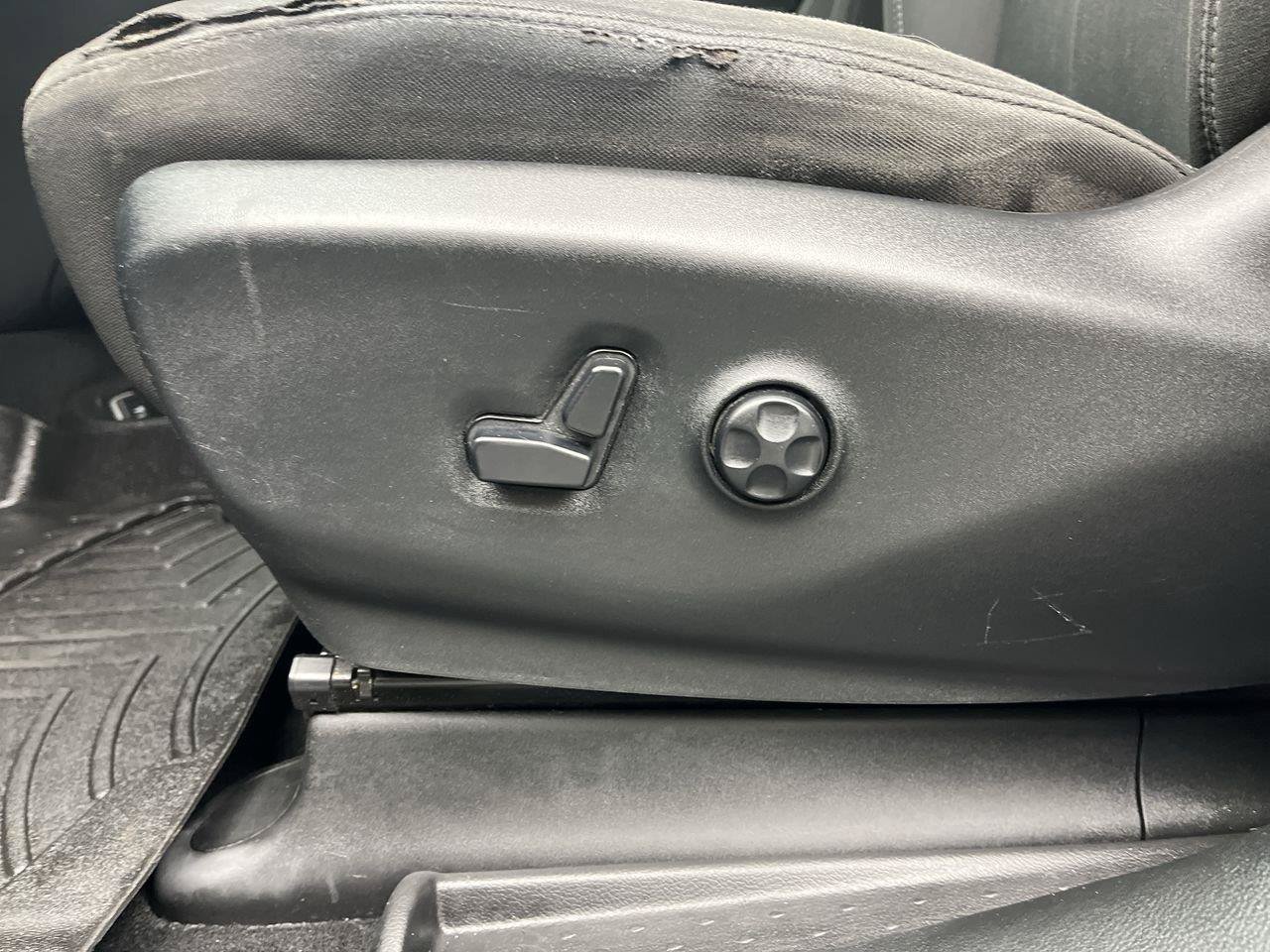 Used 2018 Chrysler Pacifica Touring Plus w/ S Appearance Package FWD image 10