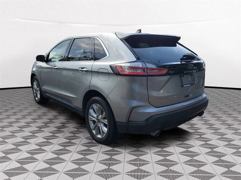 Used 2023 Ford Edge Titanium image 4