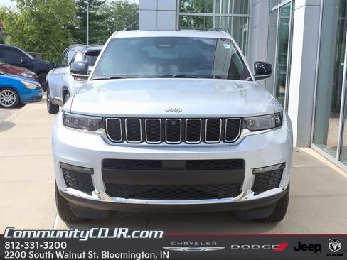 New 2025 Jeep Grand Cherokee L Limited w/ Luxury Tech Group II image 9