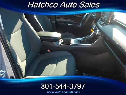 Used 2022 Toyota RAV4 LE image 24