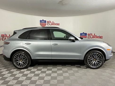 Used 2021 Porsche Cayenne AWD/4WD image 2