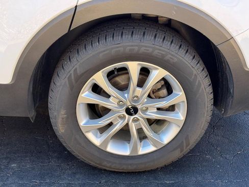 Used 2022 Kia Telluride LX image 5