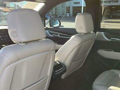 Used 2022 Cadillac XT6 Sport w/ Technology Package image 20