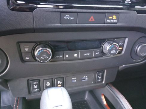 Used 2023 Nissan Frontier Pro-X w/ Pro Convenience Package RWD image 18