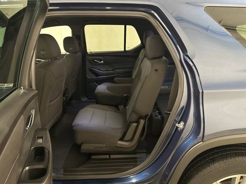 Used 2023 Chevrolet Traverse LT image 13