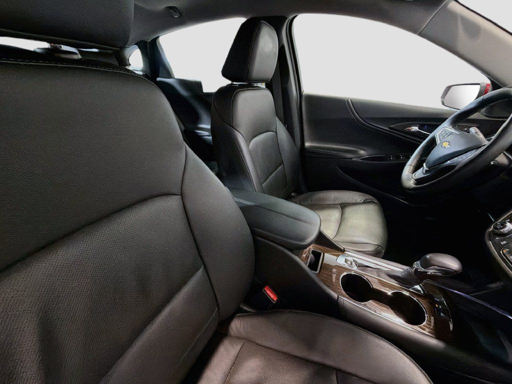 Used 2021 Chevrolet Malibu Premier FWD image 29