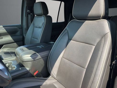 Used 2022 GMC Yukon SLT w/ SLT Premium Package AWD/4WD image 14