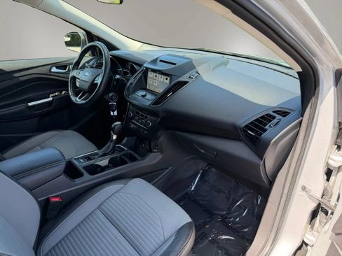 Used 2018 Ford Escape SE w/ SE Sport Appearance Package FWD image 45