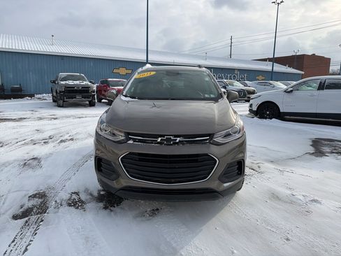 Used 2021 Chevrolet Trax LT w/ Driver Confidence Package image 2