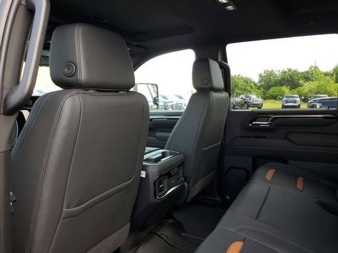 New 2026 GMC Sierra 2500 AT4 w/ AT4 Premium Plus Package AWD/4WD image 11