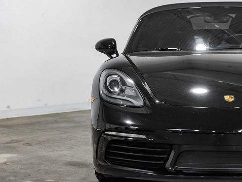 Used 2017 Porsche 718 Boxster RWD image 40