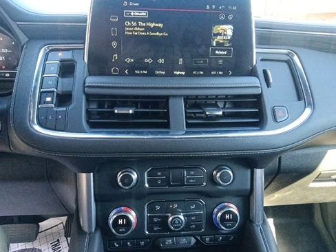 Used 2024 GMC Yukon XL SLT image 21