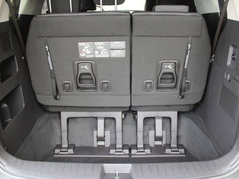 New 2026 Kia Carnival EX FWD image 14
