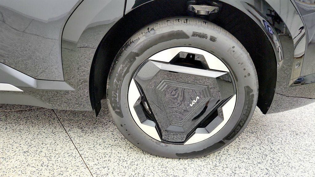 Used 2026 Kia EV9 Land AWD/4WD image 9