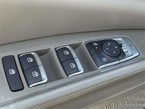 New 2026 Kia Carnival EX image 28