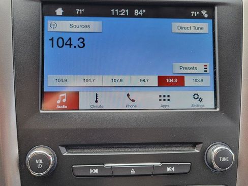 Used 2018 Ford Fusion SE w/ Fusion SE Technology Package image 19