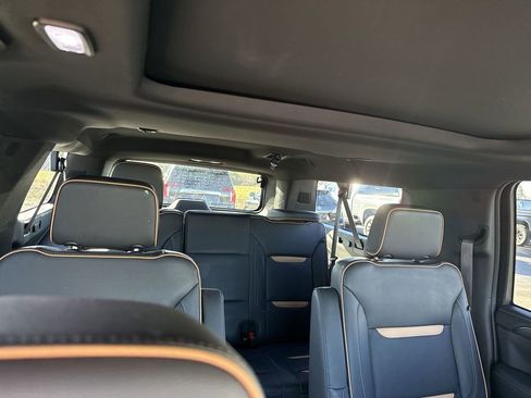 Certified 2023 GMC Yukon XL AT4 image 11