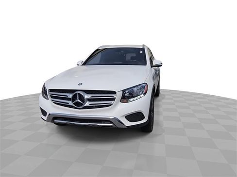 Used 2019 Mercedes-Benz GLC 300 image 3
