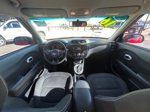 Used 2016 Kia Soul + FWD image 14