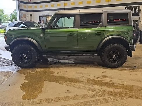 Used 2022 Ford Bronco Outer Banks w/ Sasquatch Package AWD/4WD image 3