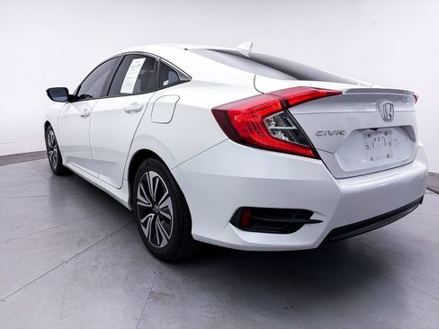 Used 2018 Honda Civic EX-T image 9