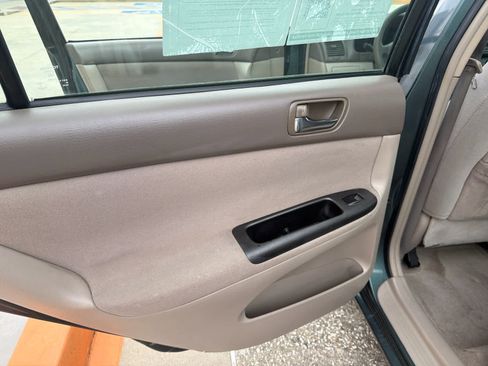 Used 2005 Toyota Camry LE image 15