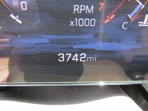 Used 2025 Chevrolet Suburban Premier AWD/4WD image 29