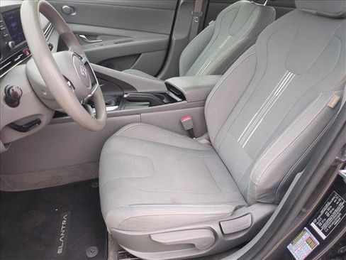 Used 2023 Hyundai Elantra SEL w/ Preferred Accessory Package image 15