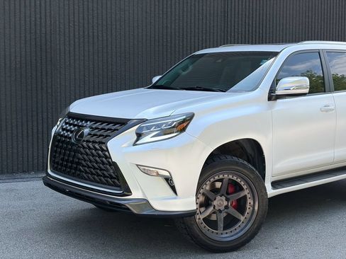 Used 2021 Lexus GX 460 Luxury w/ Sport Design Package AWD/4WD image 2